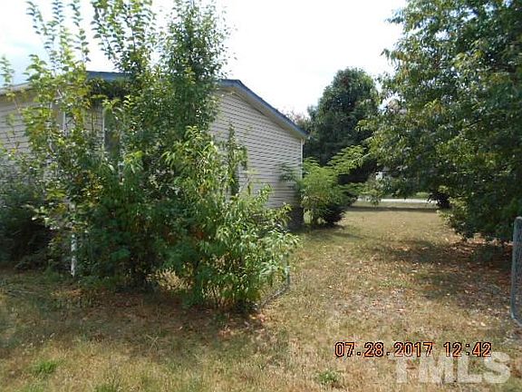 4th image of 100 Meadowview Dr