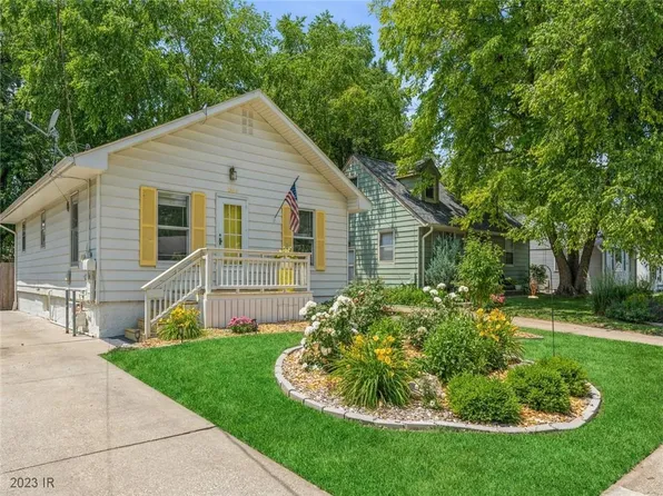 2404 E 25th St, Des Moines, IA 50317