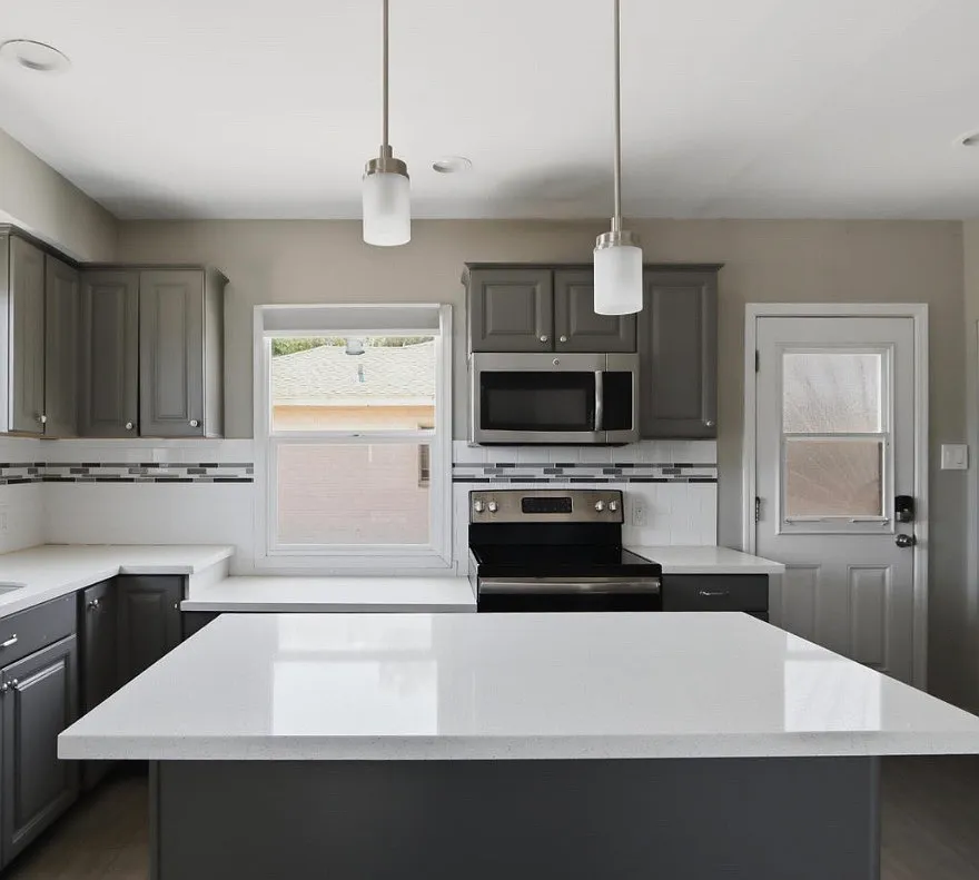 3 bed, 1352 sqft, $2,395 — Photo 1