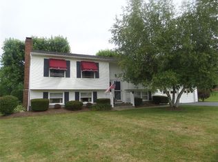3777 Festor Dr, Hermitage, PA 16148
