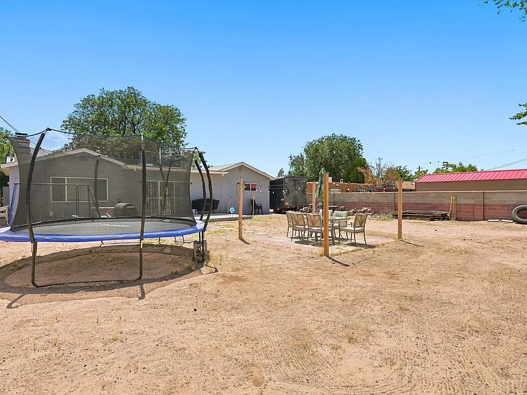 3707 Comanche Rd NE — Photo 31
