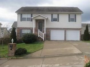 523 Diamond Dr, Hurricane, WV 25526