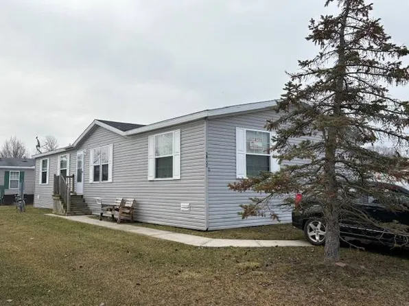 58152 Meadow Creek Blvd, Lenox, MI 48048