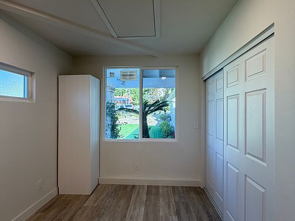4th image of 27533 Pasatiempo