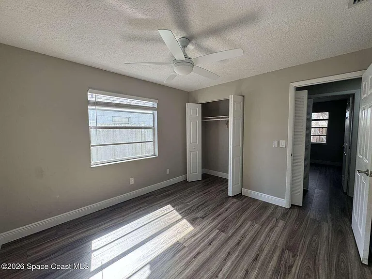 1583 White Cap Way — Photo 16