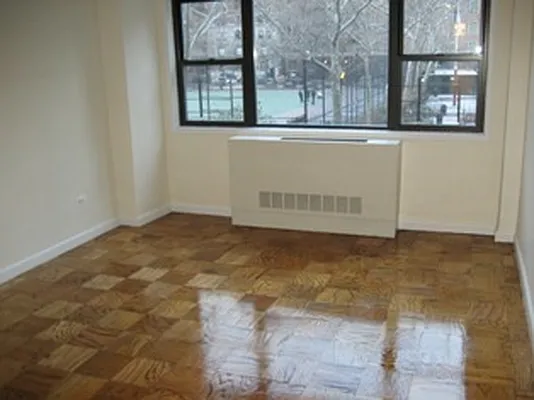 Rented by City Connections Realty | media 15