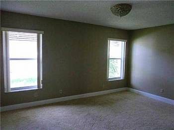 5th image of 2740 Lake Park Cir W