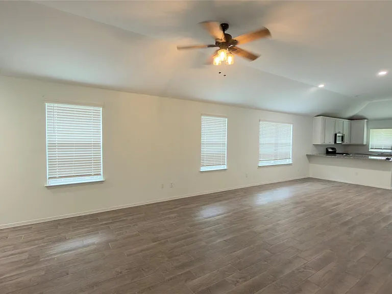 128 Riverhill Dr — Photo 10