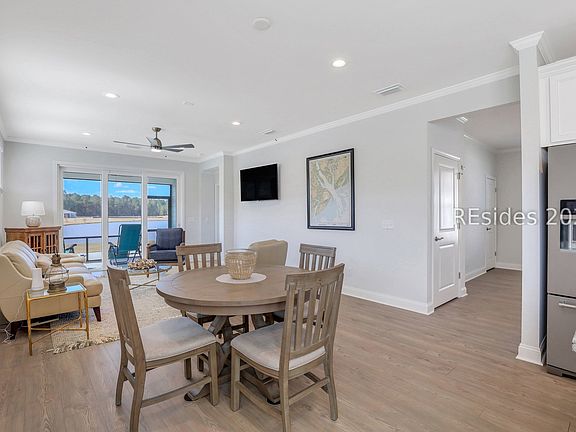 5th image of 209 Aurora Way