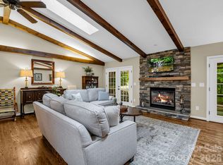 558 Middle Connestee Trl, Brevard, NC 28712