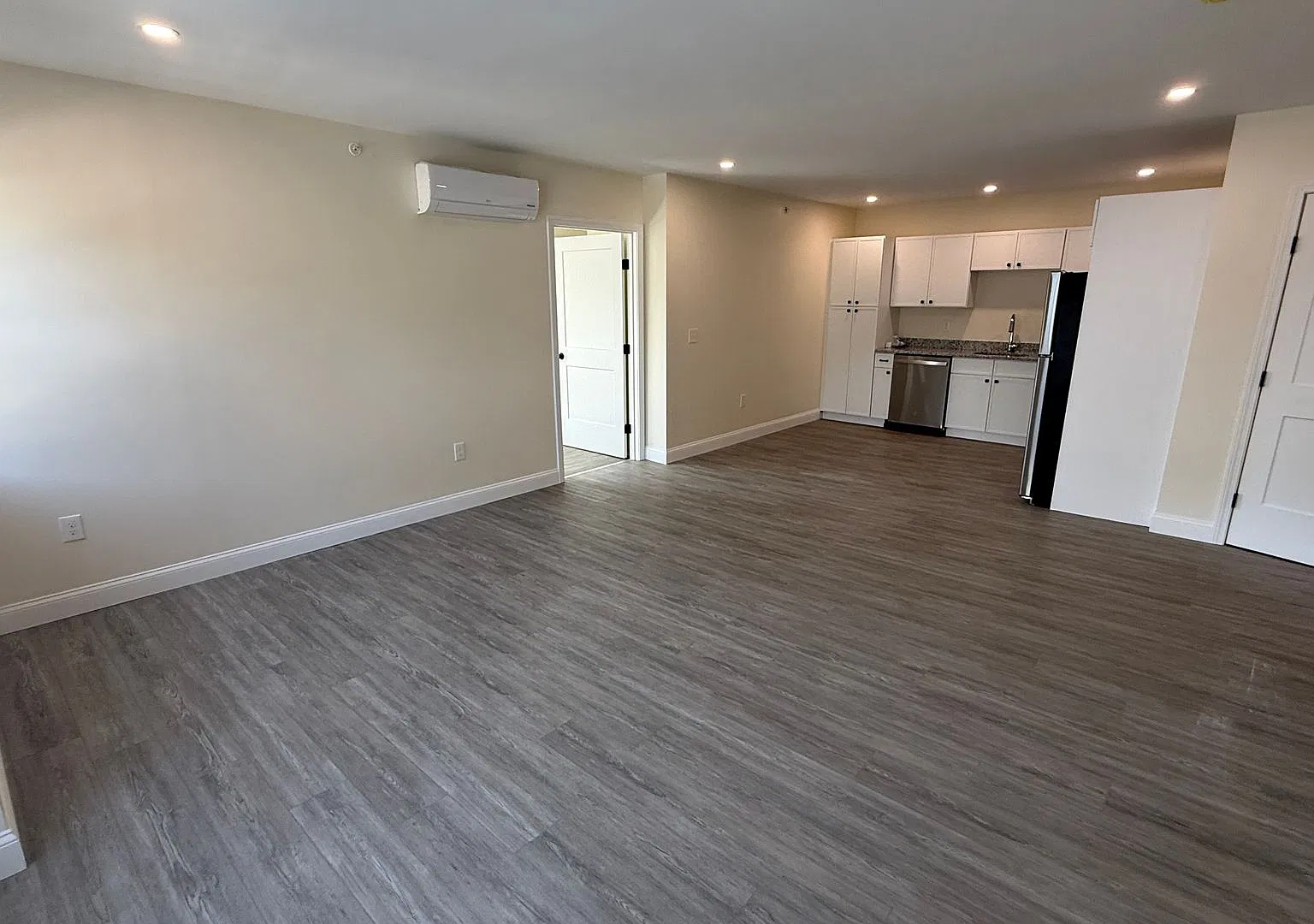 725 Central Unit 303 — Photo 4