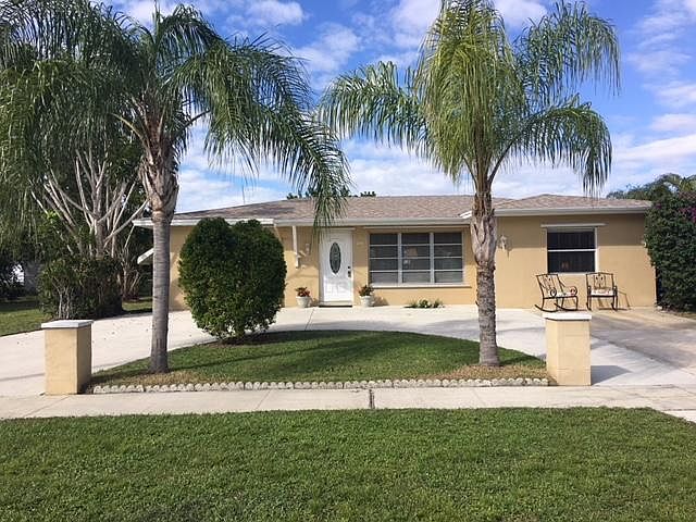 1st image of 272 NE Ardsley Drive
