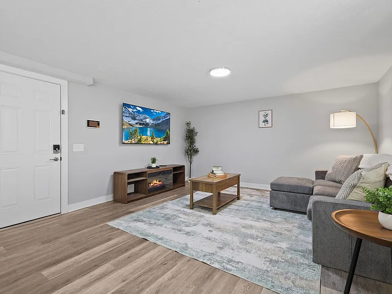 21 W 16th Street21 B01 Indianapolis #STREET21-B01 — Photo 6