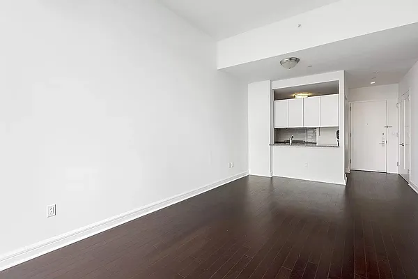 Rented by Yin Li Burnett, LREB | media 4
