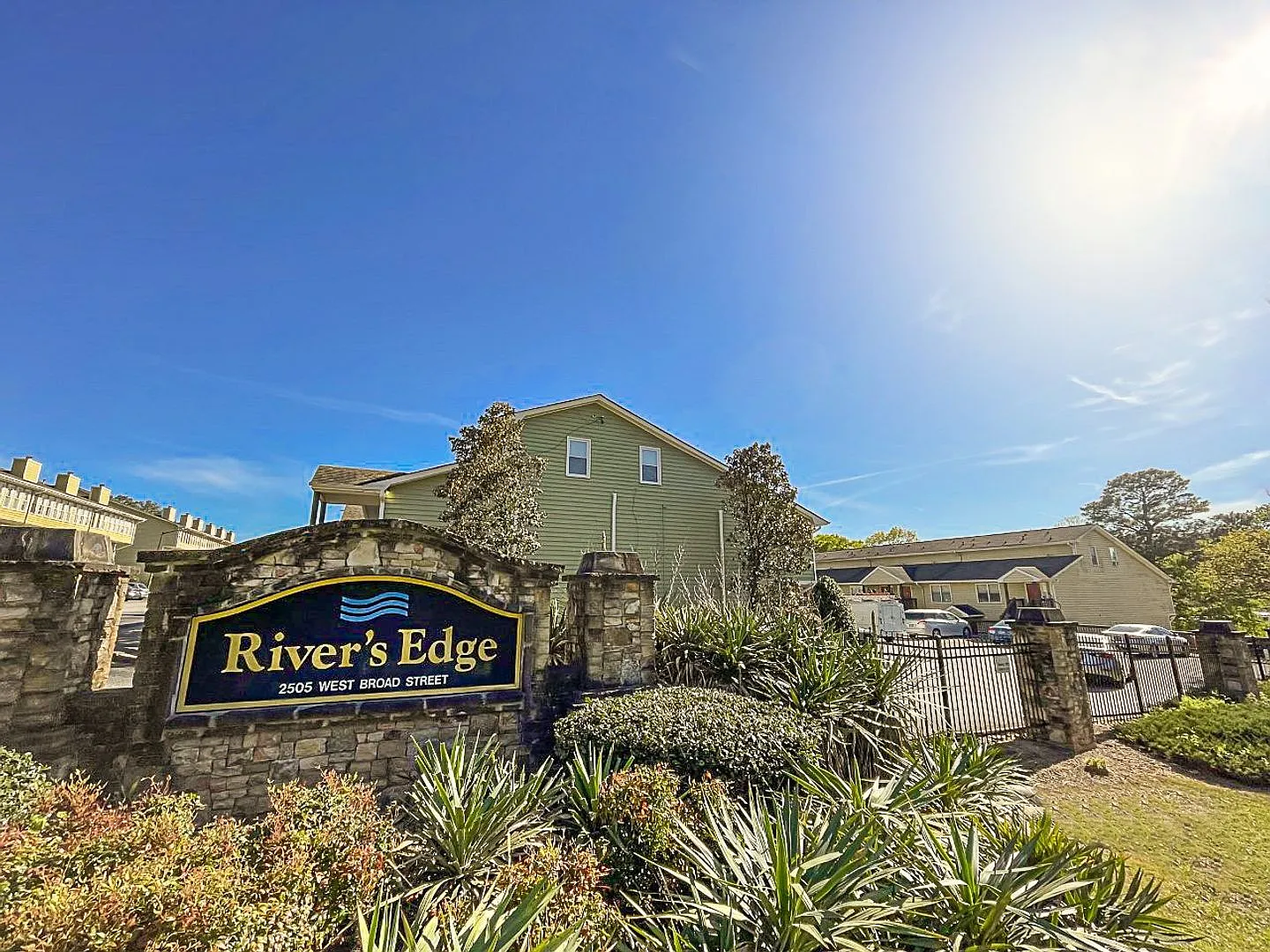 Available For Immediate Move In! — Photo 3