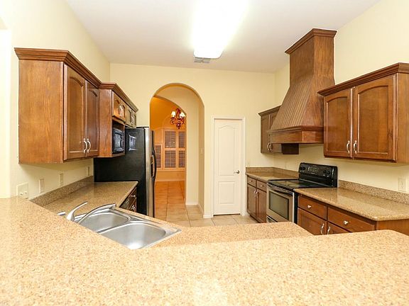 5th image of 10525 Winrock Dr