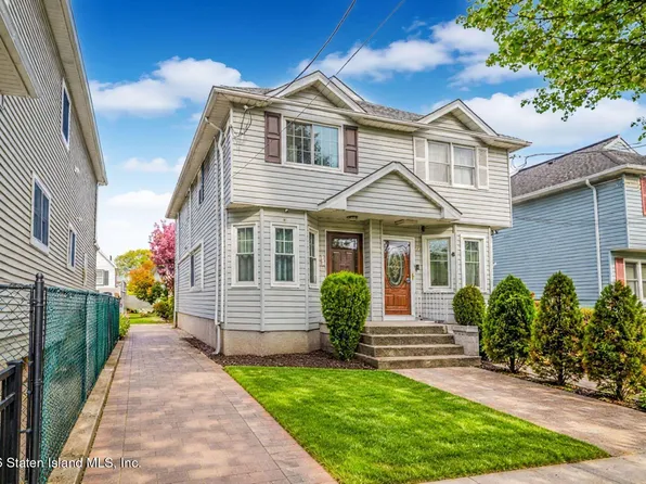 20 Derby Ct, Staten Island, NY 10302
