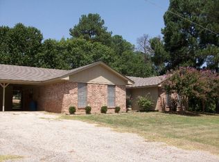 103 Sagebrush Dr, Palestine, TX 75801