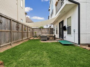 2703 Arabelle Grv, Houston, TX 77007
