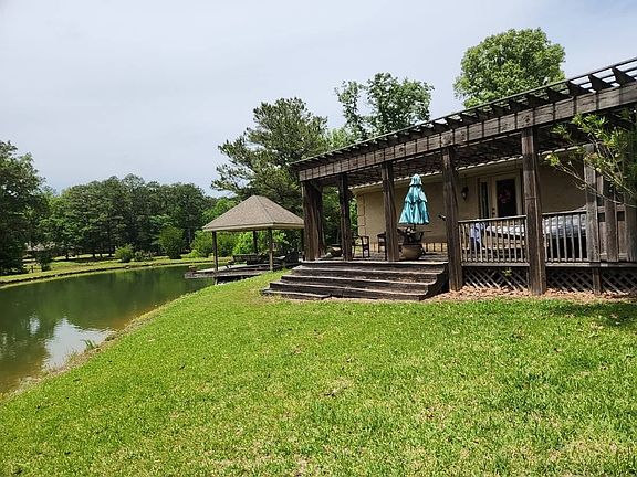 3rd image of 15388 Old Pike Rd