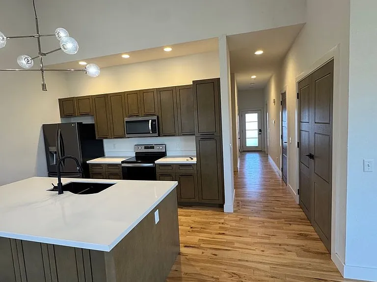 108 & 110 Amberwood Ct — Photo 4