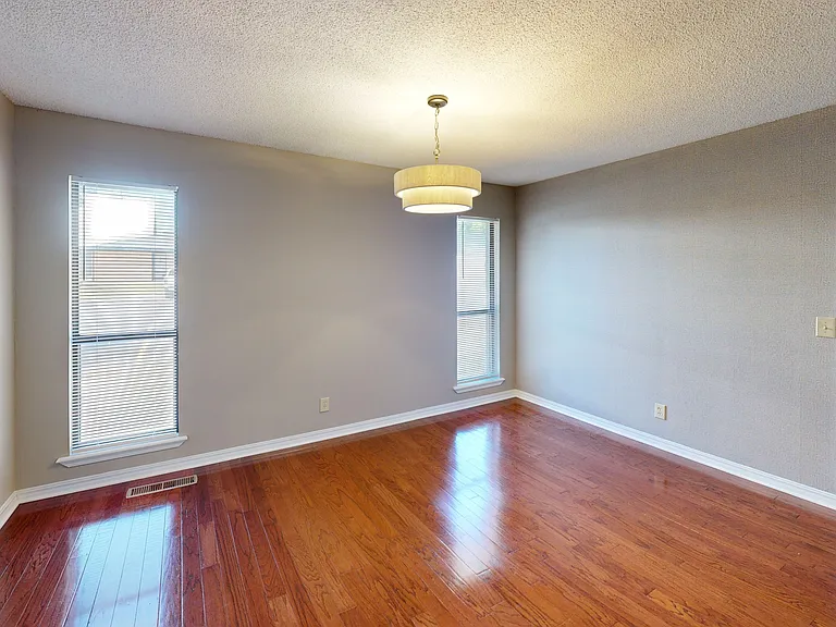 1275 N Gregg Ave — Photo 14