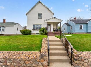 814 1st Ave E, Williston, ND 58801