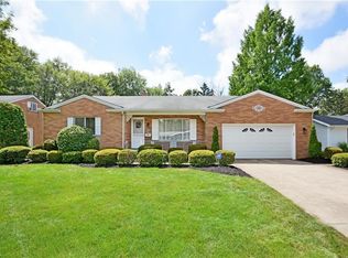 4750 W Point Dr, Fairview Park, OH