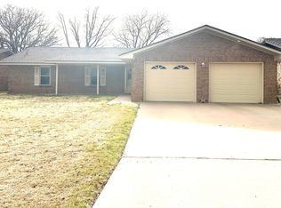 1313 Jefferson Dr, Plainview, TX 79072