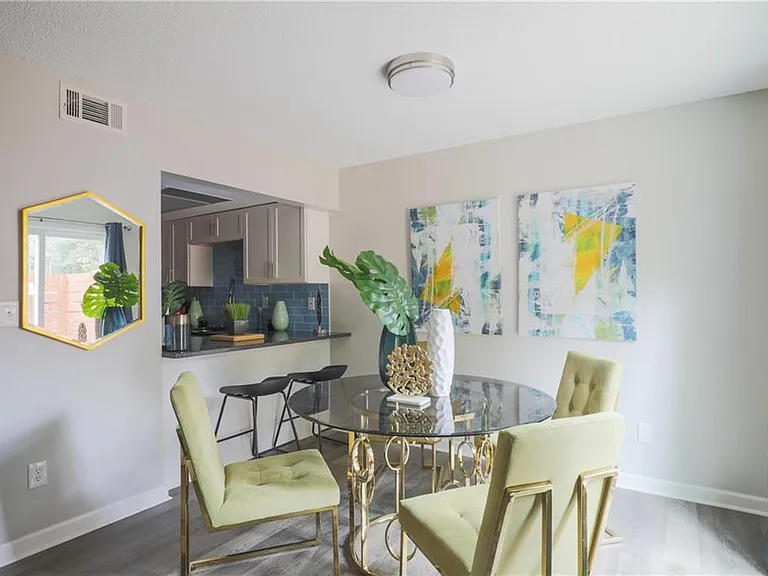 6463 Klinect Ct — Photo 14