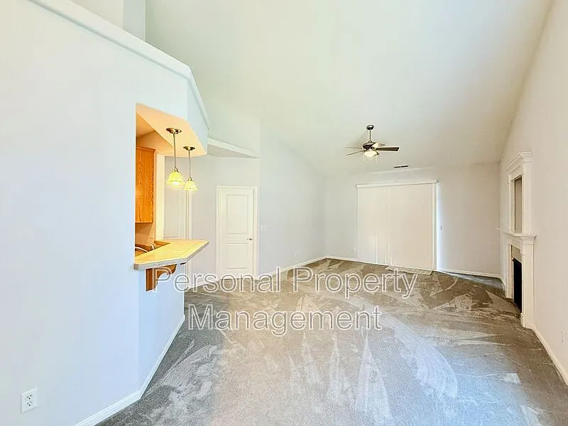 2 bed, 2.0 bath, 1230 sqft, $1,995 — Photo 3