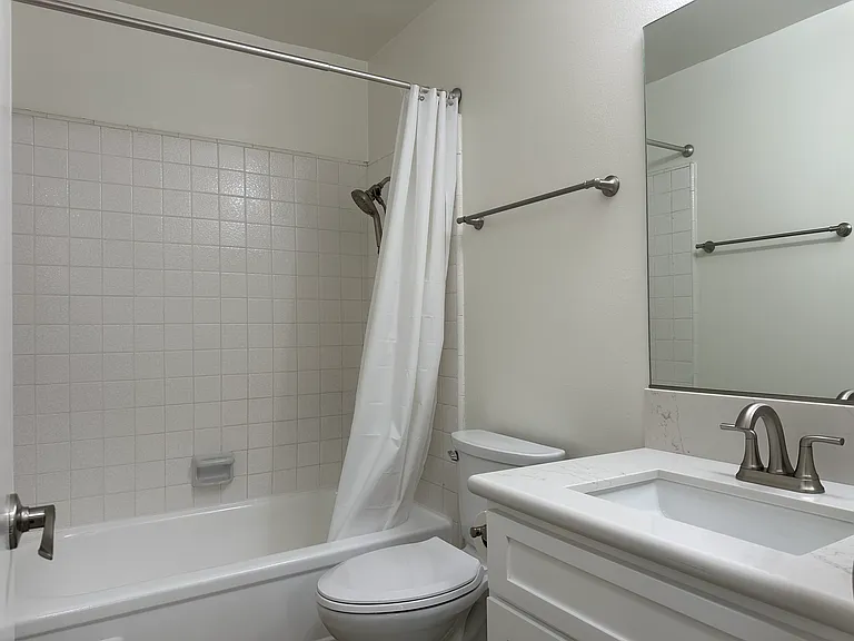 The Vallarta Apartments — Photo 17