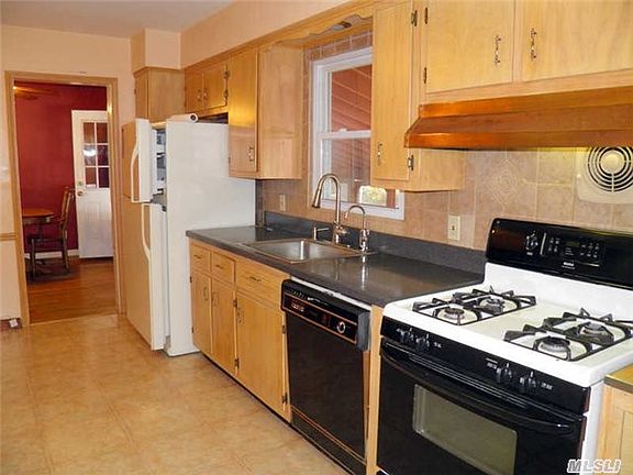 4th image of 3152 Brower Ave