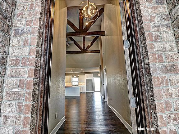 4th image of 4304 SW Bermuda Ave