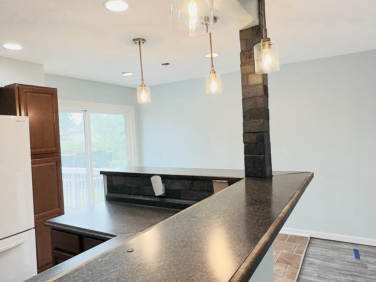 3 bed, 954 sqft, $1,650 — Photo 4