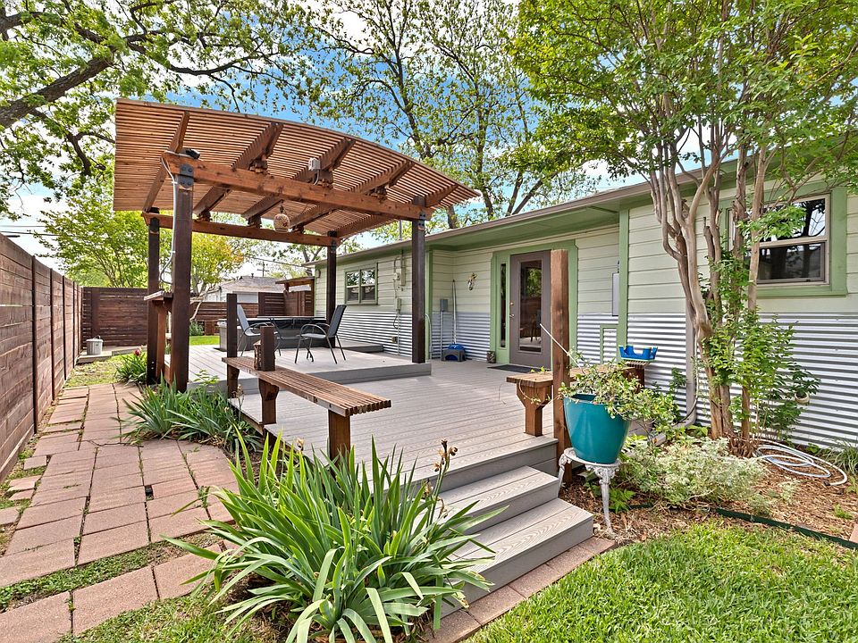 1st image of 2837 Townsend Dr