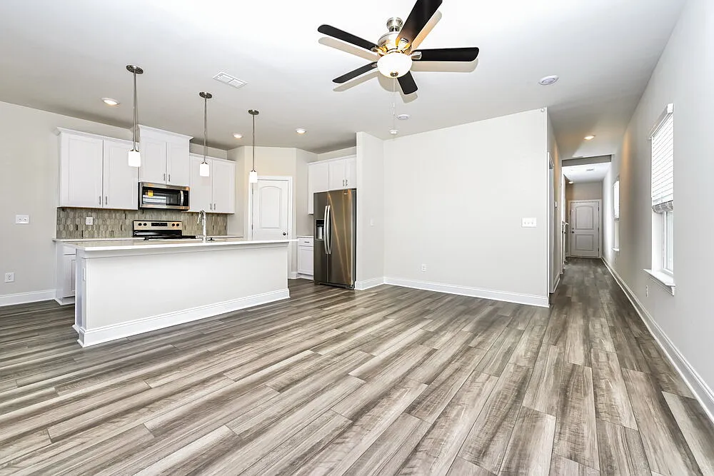 3 bed, 2.0 bath, 1870 sqft, $2,595 — Photo 4