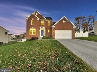 80 Saint Georgia Dr, Hanover, PA 17331