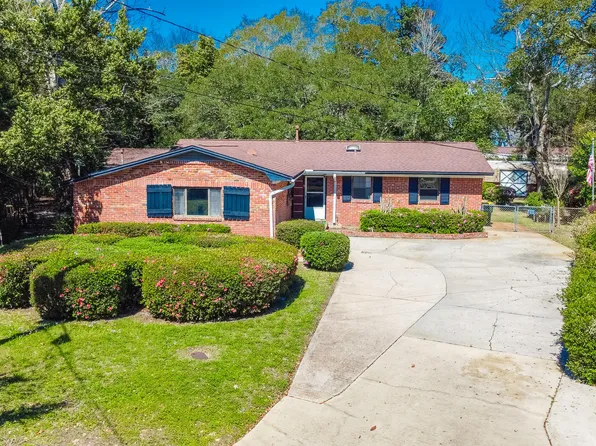 8 Fulmar Ct, Fort Walton Beach, FL 32548