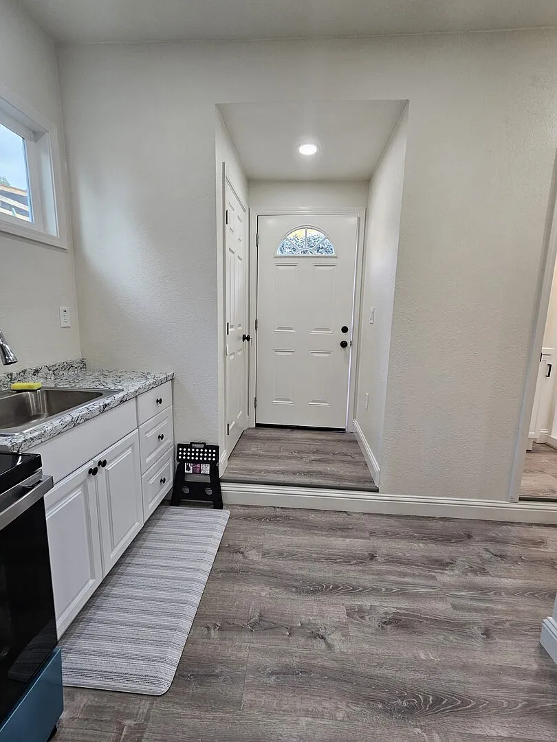 SL Rental — Photo 2