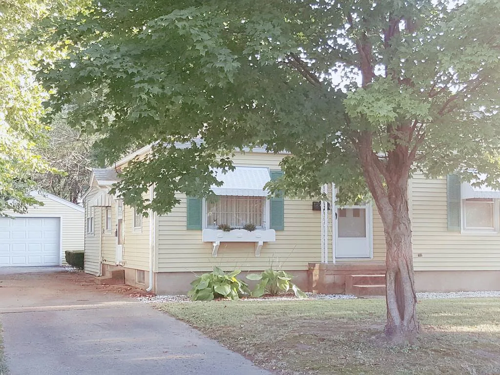 1565 W Marietta St photo 1