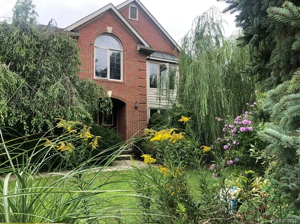 40745 N Northville Trl, Northville, MI 48168