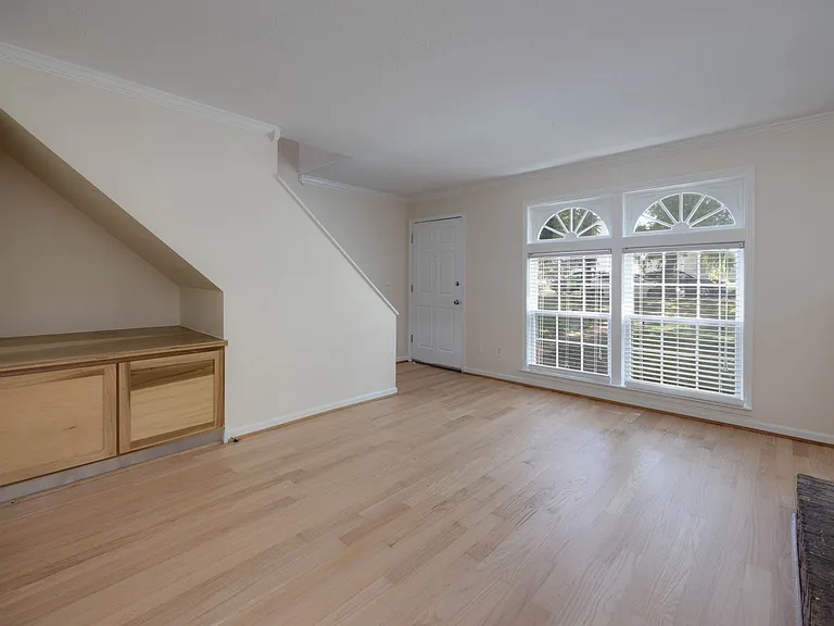2604 Belcourt Ave #B — Photo 8