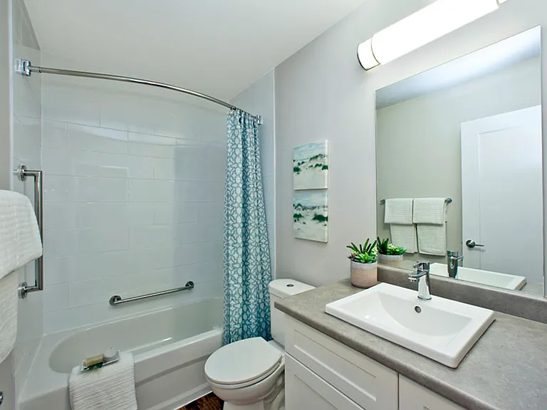 381 Edinburgh Rd S — Photo 9