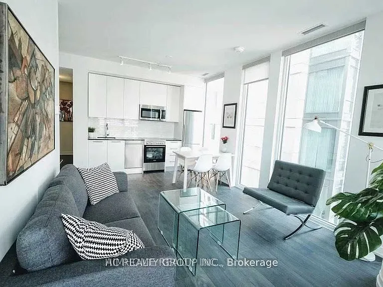 28 Wellesley St E #2009 — Photo 3