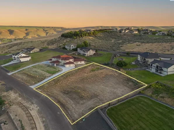 15710 S Ridge View Ln, Kennewick, WA 99338