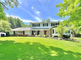 7860 Sugarbush Ln, Gates Mills, OH 44040