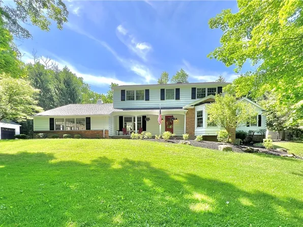 7860 Sugarbush Ln, Gates Mills, OH 44040