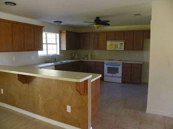 2nd image of 562 Ashwood Bnd