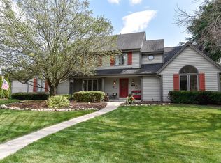 N76W16347 Sherwood Dr, Menomonee Falls, WI 53051